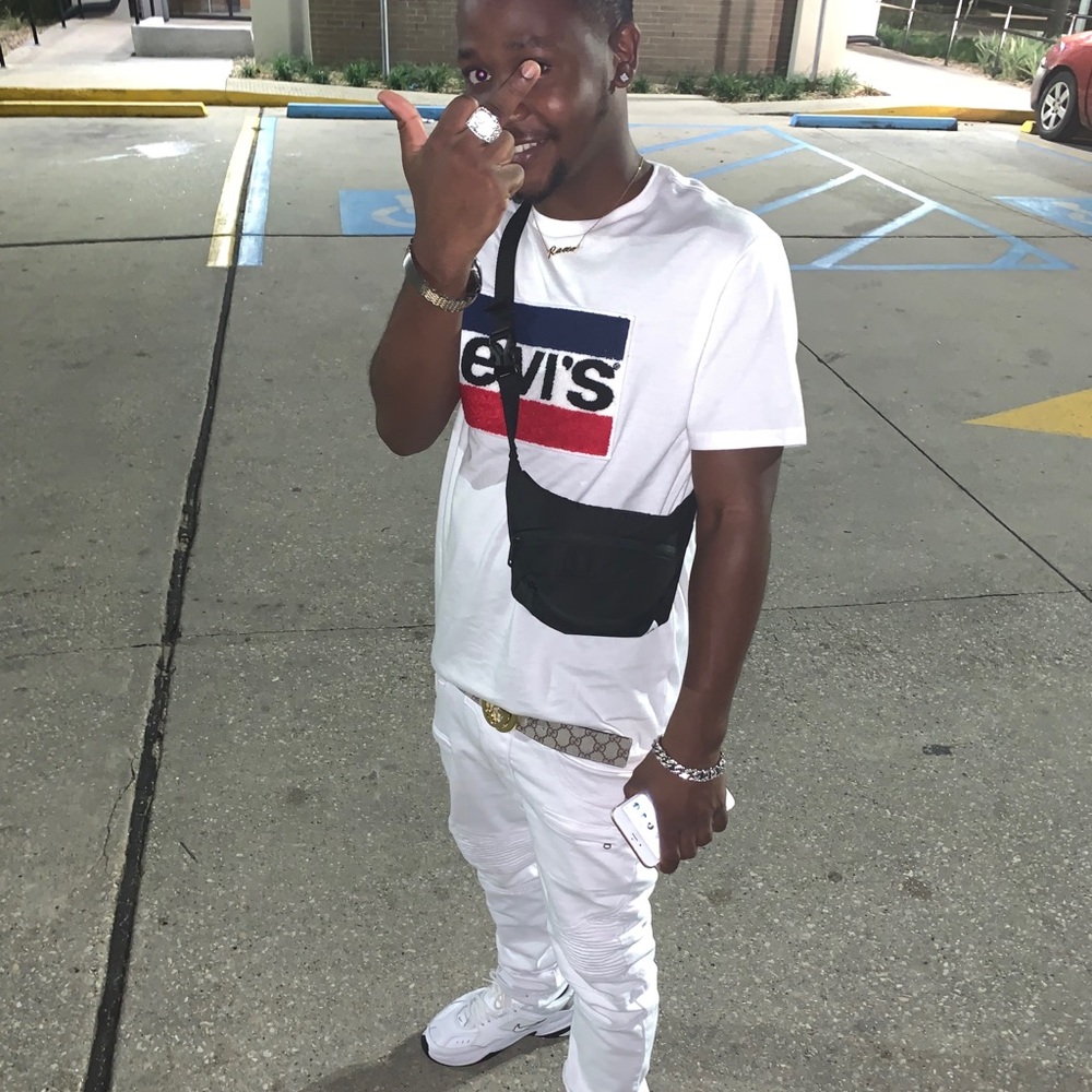 Meet your Posher - Picture 4 of 4